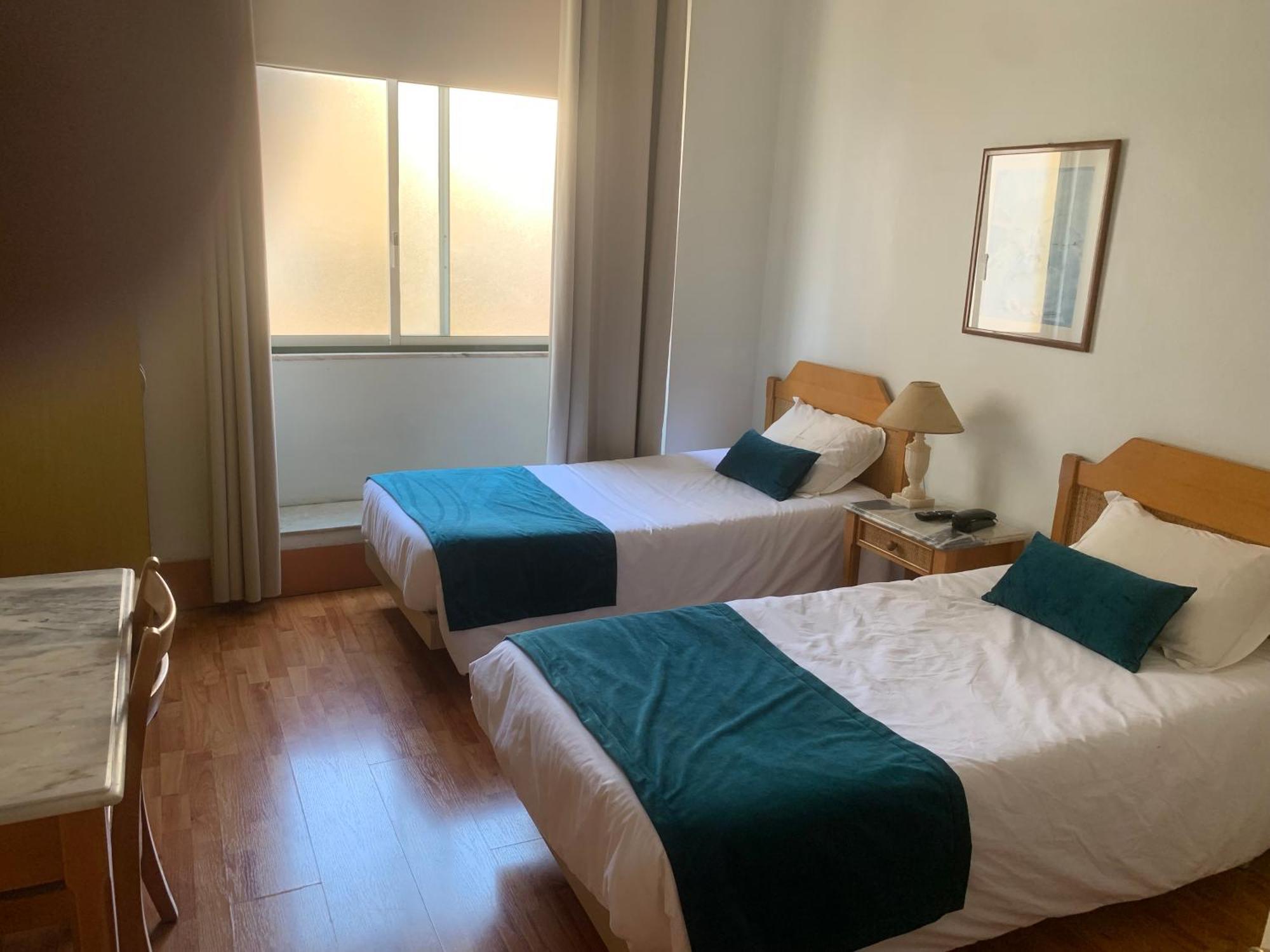 Residencial Roxi Hotel Lisbon Bagian luar foto